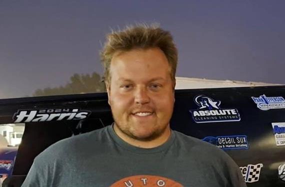 Thompson begins season with 4th-place finish in Texas Showdown
