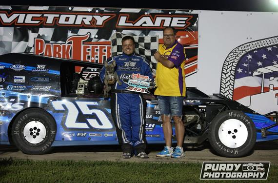 Thompson storms to Park Jefferson triumph