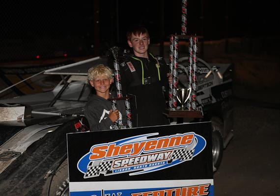 Parker Gilbertson captures first-career Late Model win at Sheyenne Speedway
