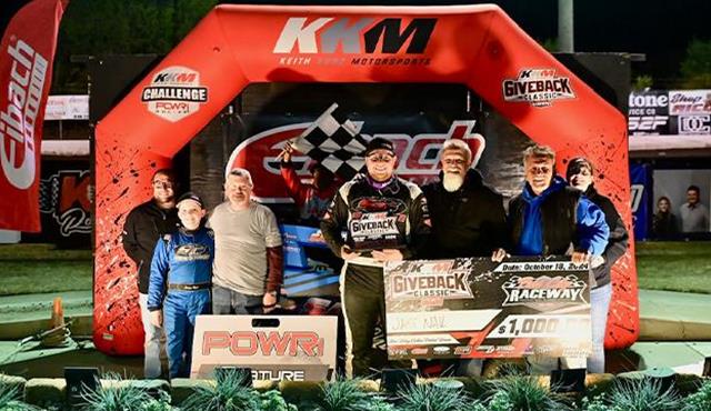 Jake Nail Nabs POWRi Non-Wing Outlaw Mic...