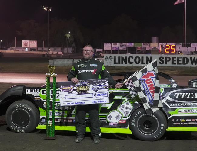 Feger adds 17th win of 2024 in DIRTcar Fall Nationals finale