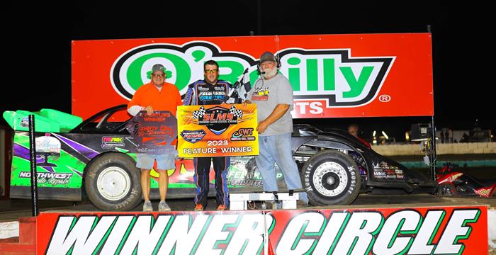 Leonard battles to a Sooner Late Model victory at...