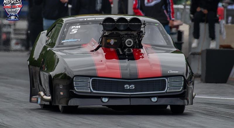 Mid-West drivers in Action at IHRA Outlaw Pro Mod Nationals