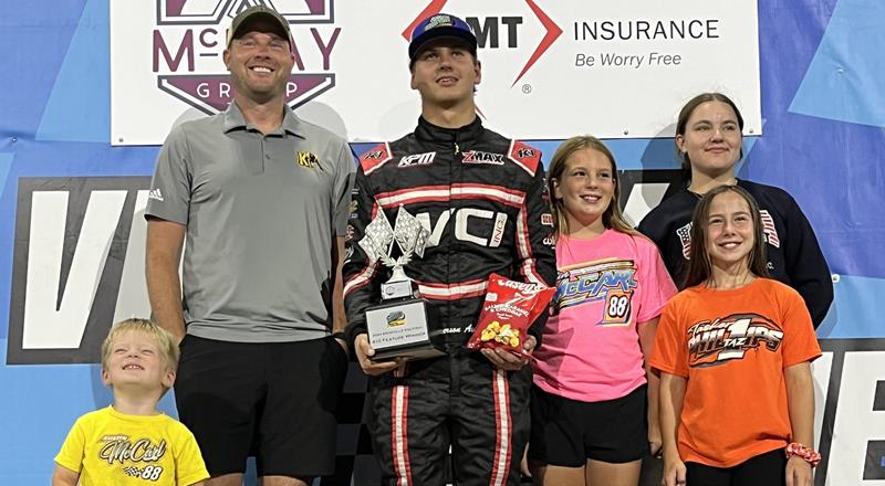 Emerson Axsom Becomes Seventh First-Time 410 Winner at Knoxville