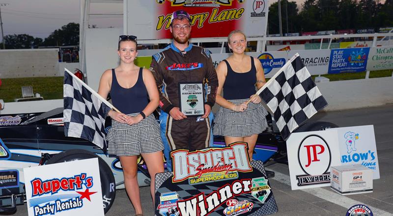 Noah Ratcliff Steals Win from Andy Jodway at White Flag in Exciti