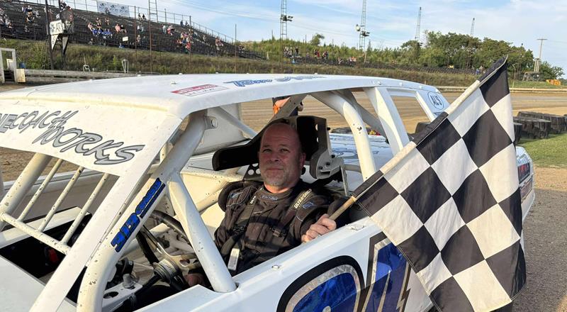 Five Features, First-Time Winners, and Flat-Out Fury at Dirt’s Mo