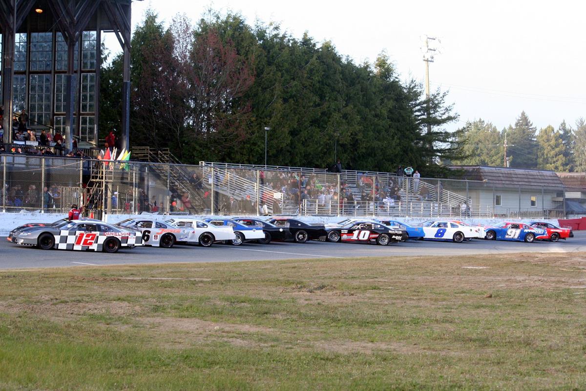 Miller Holds Off Henderson In Epic Late Model Duel