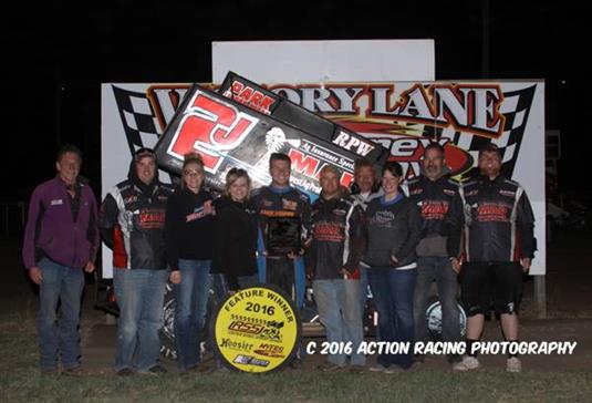 Blurton Powers to First Win of Season during URSS Kansas Opener