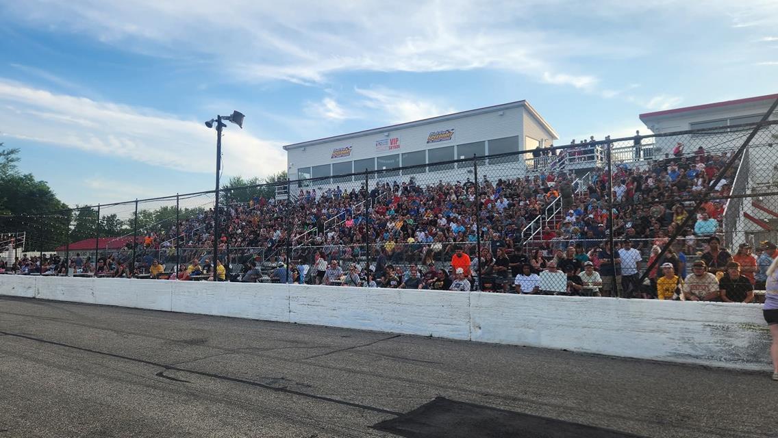 Packed house sees DeLong win three and Burton two on Monster X Metals and Gold destruction night!