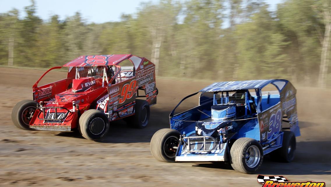 Brewerton Speedway Modified Points Tied at The Top in The Chase for A Championship