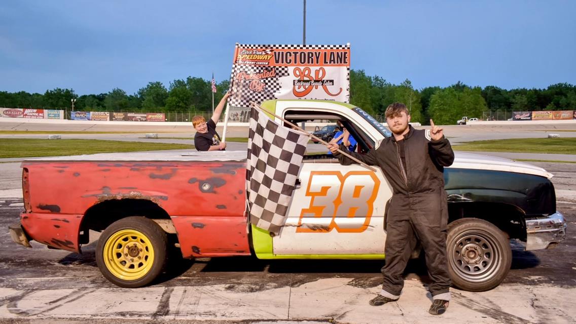 Father&#39;s Day Weekend Celebration Wins to Muckenthaler, Leonard, Saumier, and Long III