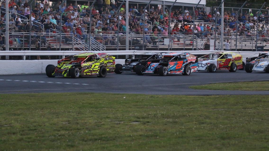 Heywood Bookends Season for Historic Fourth Straight Airborne Title