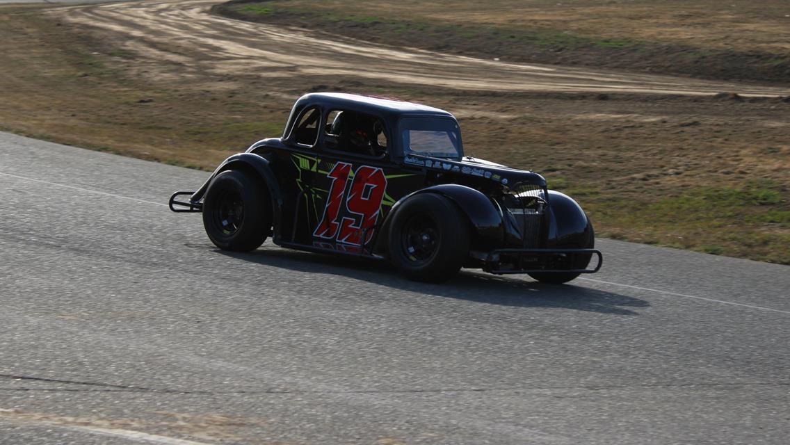 White Dominates, Wins NorCal Legends Feature