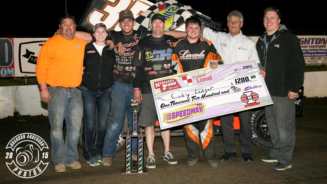 Cody Ledger wins Speedway Motors A feature @I-80