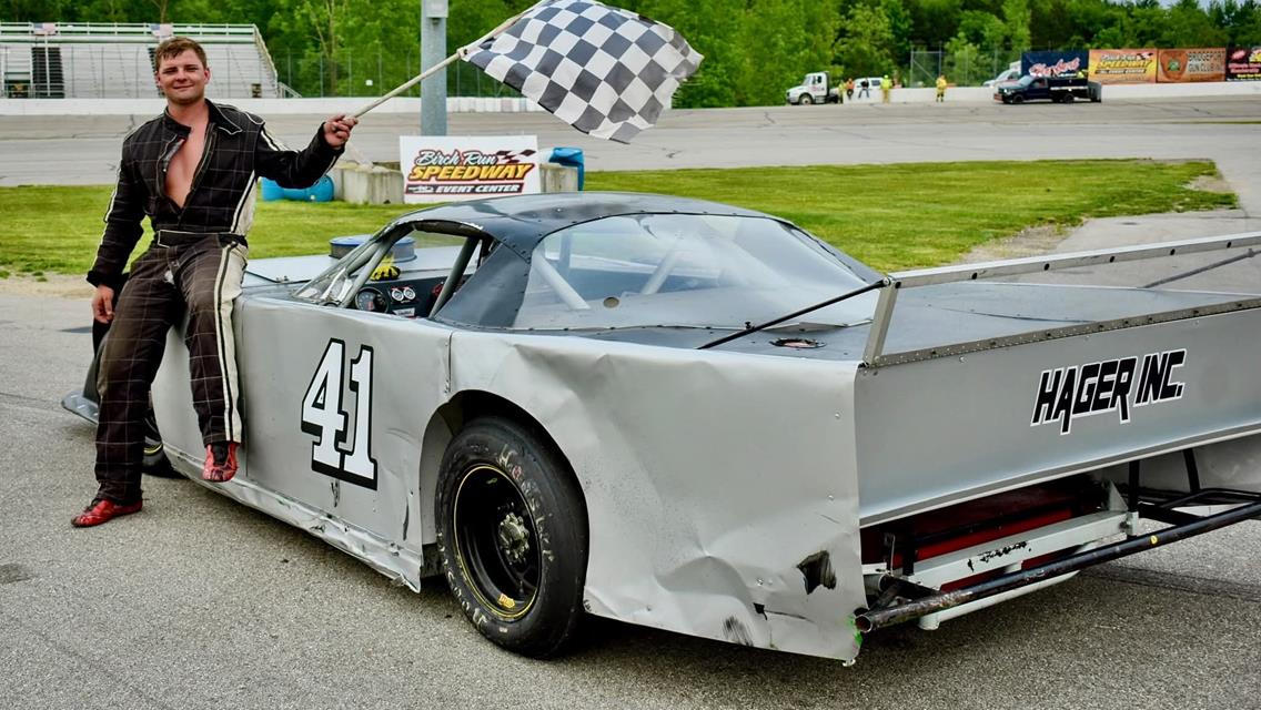 Father&#39;s Day Weekend Celebration Wins to Muckenthaler, Leonard, Saumier, and Long III