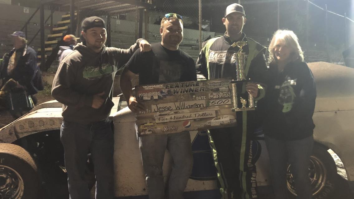 Jesse Williamson Scores Mohawk Metal IMCA Modified Feature Win At Cottage Grove