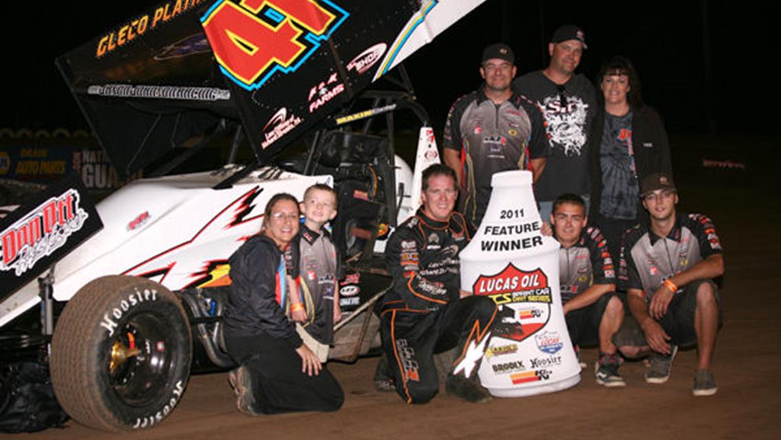 Jason Johnson and the JJR No. 41 crew in Lucas Oil ASCS presented by K&amp;N Filters victory lane after topping Saturday night&#39;s 35-lap Cottage Grove Sprint Car Nationals finale. (Stacy Verrall photo)