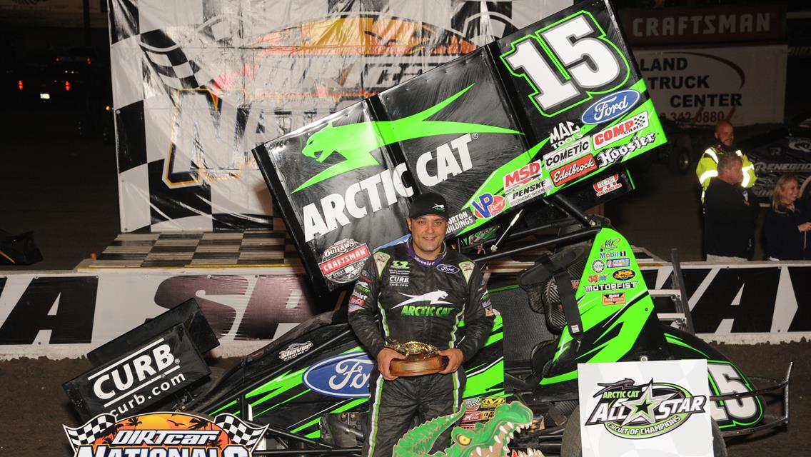 Donny Schatz holds back Kyle Larson for DIRTcar Nationals win against Arctic Cat All Stars