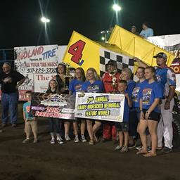 Lee Grosz takes trophy at Randy Droescher Memorial