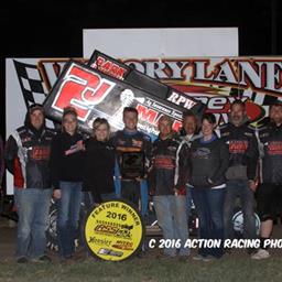 Blurton Powers to First Win of Season during URSS Kansas Opener