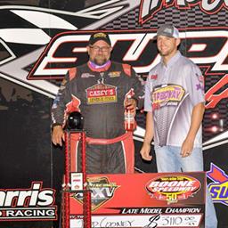 Cooney posts Late Model victory at IMCA Super Nationals
