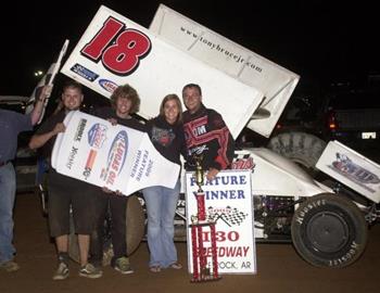 Tony Bruce, Jr. and crew in victory lane at I-30 Speedway