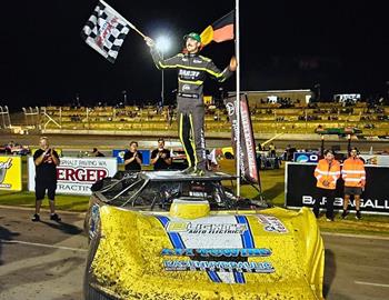 Kye Blight piloted his XR1 Rocket Chassis No. 41 Super Late Model to the $7,500 victory in Mobil 1 Australian Late Model Championship on Saturday, March 8 at Perth Motorplex (Kwinana Beach, WAU).