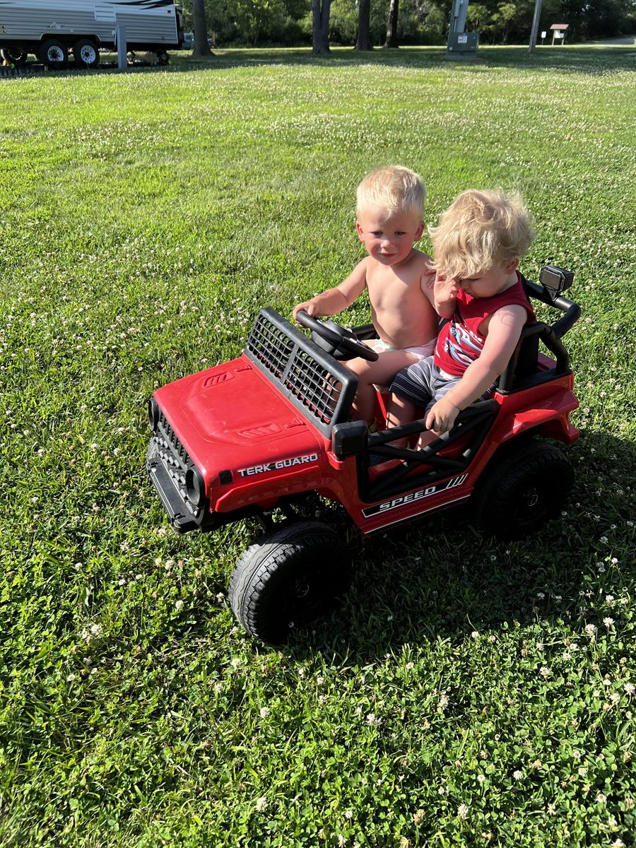 HOLD ONTO YOUR BUDDY!